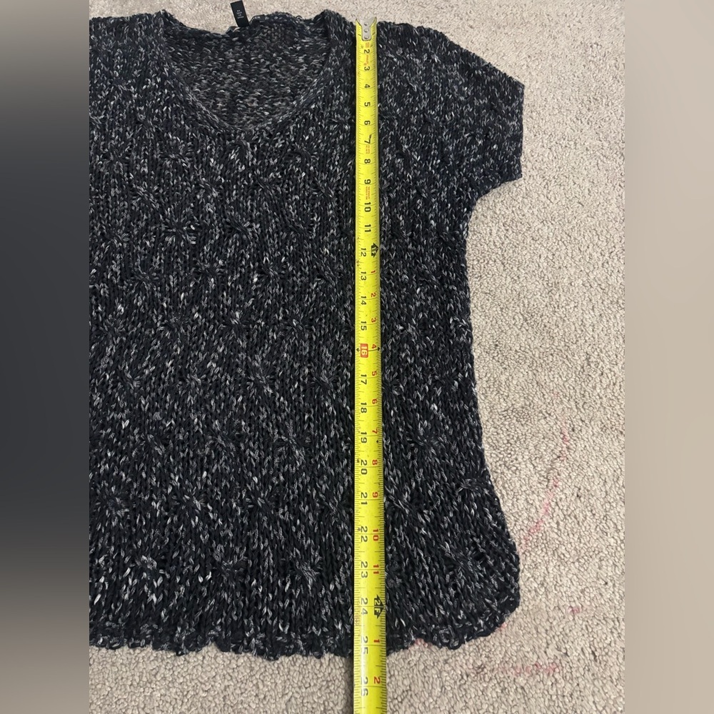 Eileen Fisher Black Cotton Nylon Tape V-neck Cap Sleeve
Semi-Sheer Top Size L/G - Picture 8 of 8